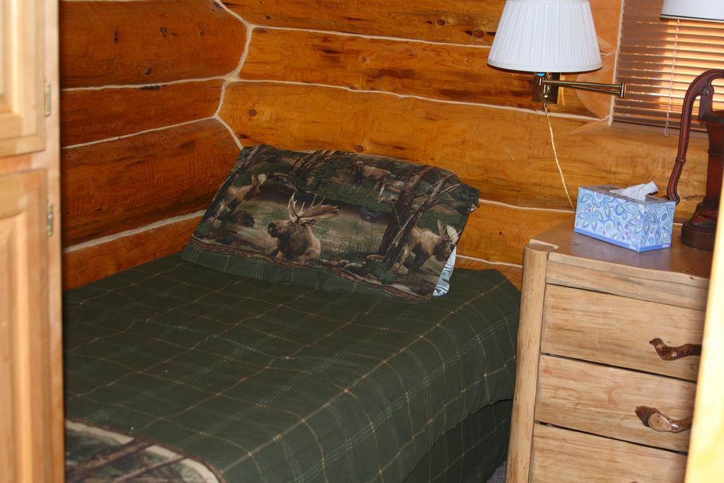 Wise Old Hunter Lodge Anchor Point Номер фото