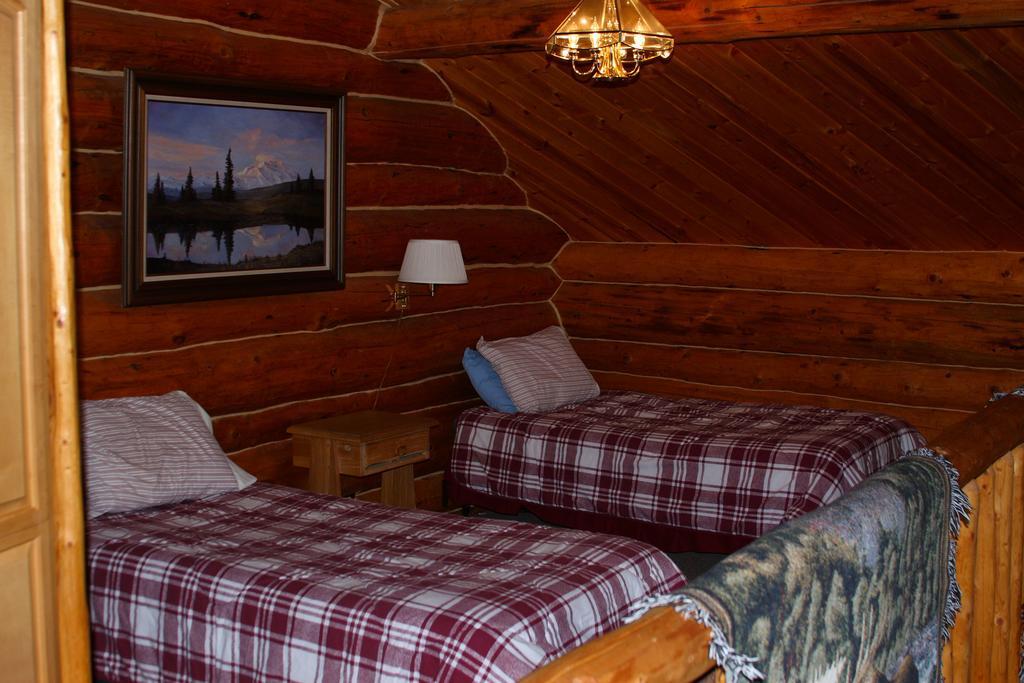Wise Old Hunter Lodge Anchor Point Номер фото